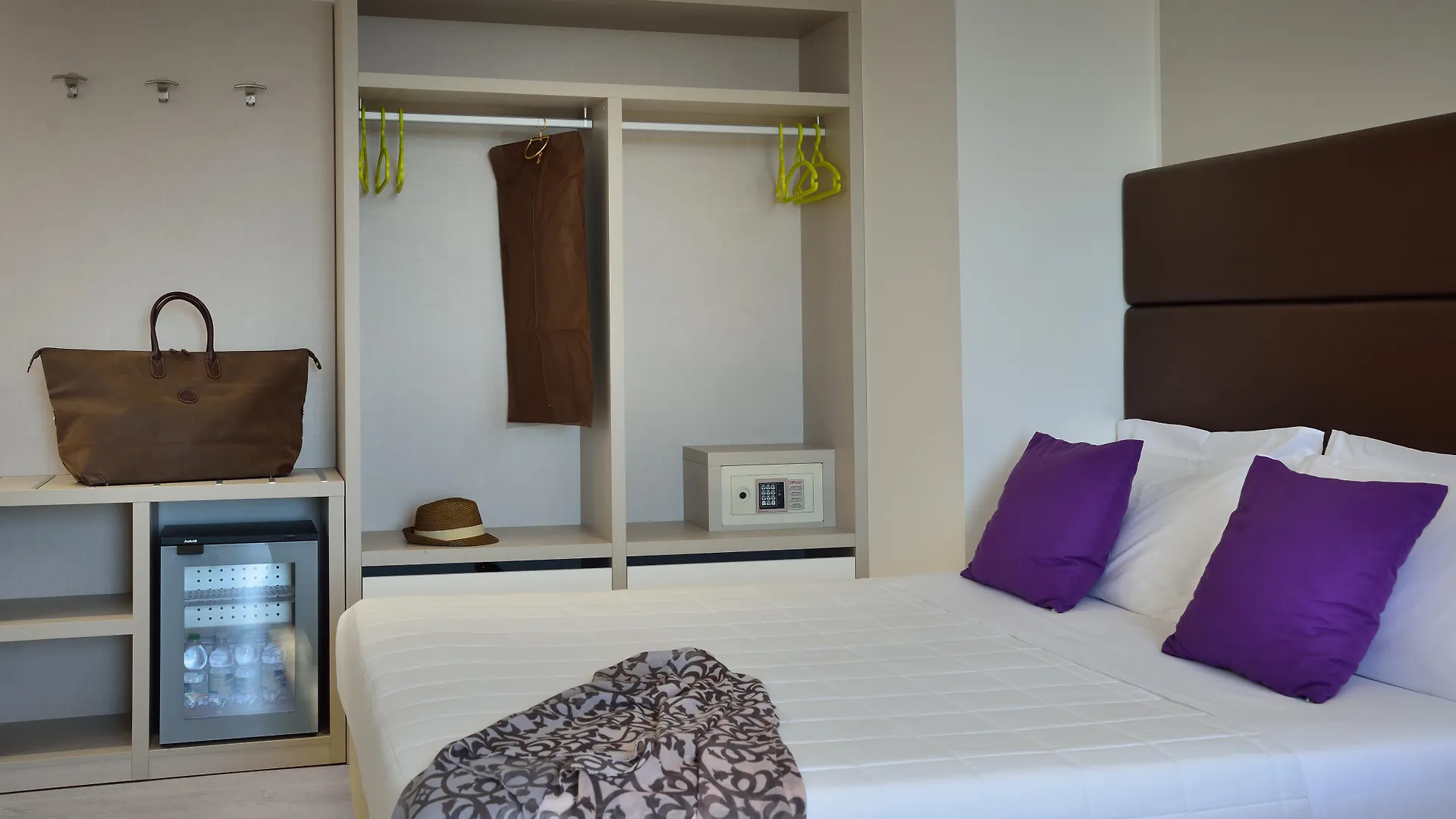 Hotel Boemia Riccione 4*,  Italië